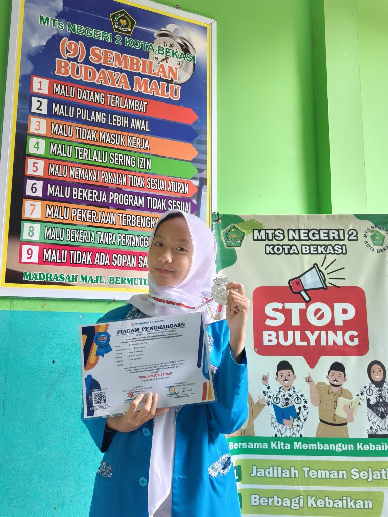 Siswi Kelas IX.7 MTsN 2 Kota Bekasi Raih Medali Perak KSN-AT 2025