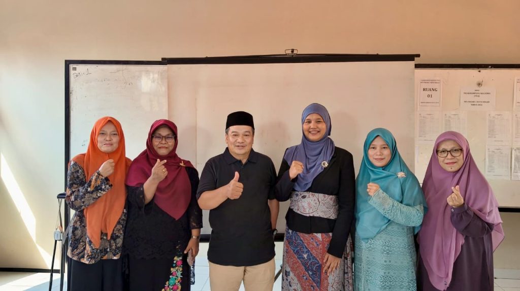 OSIS dan MPK MTsN 2 Kota Bekasi Gelar “2Rakrasa” Peringati Hari Kartini Bertema Kartini Masa Kini