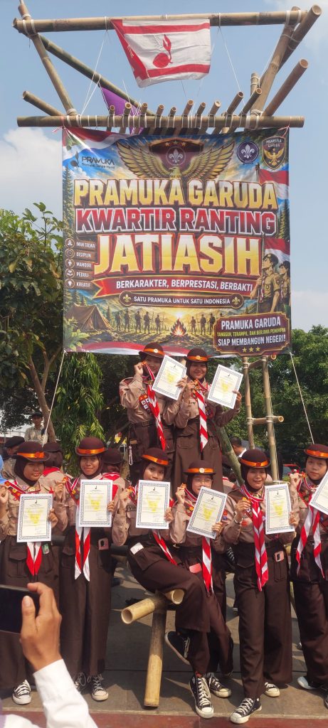 Sembilan Siswa MTsN 2 Kota Bekasi Ikuti Penyematan Tanda Pramuka Garuda Tahun 2026